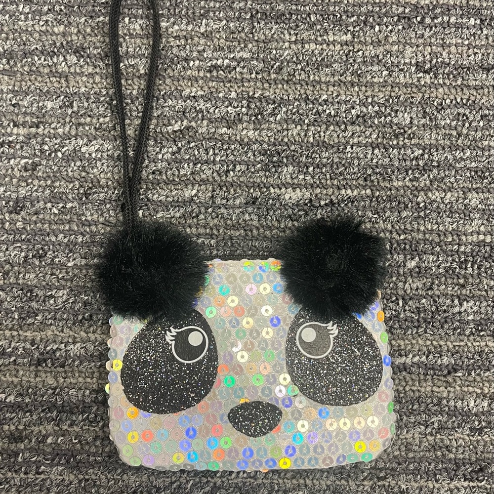 Small panda wallet